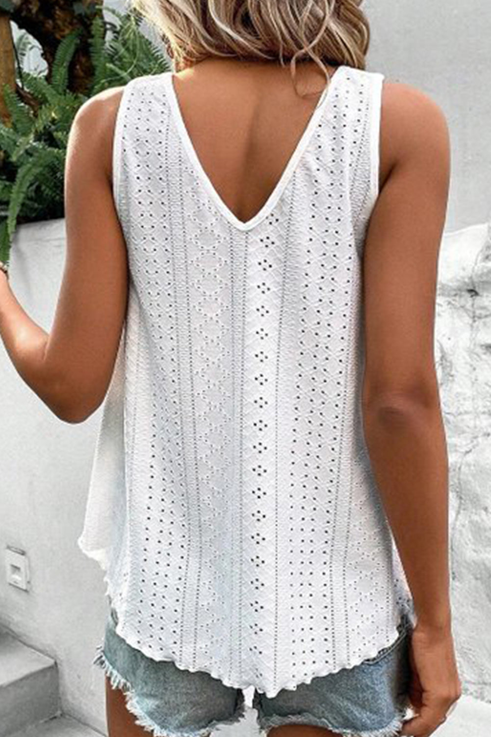 V Neck Eyelet Lace Tank Top, 1XL-3XL